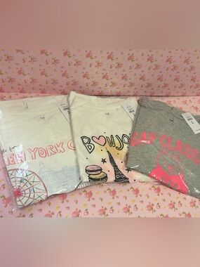 NWT GAP Pack of Three Graphic Tees in White and Gray with Pink Accents size 8